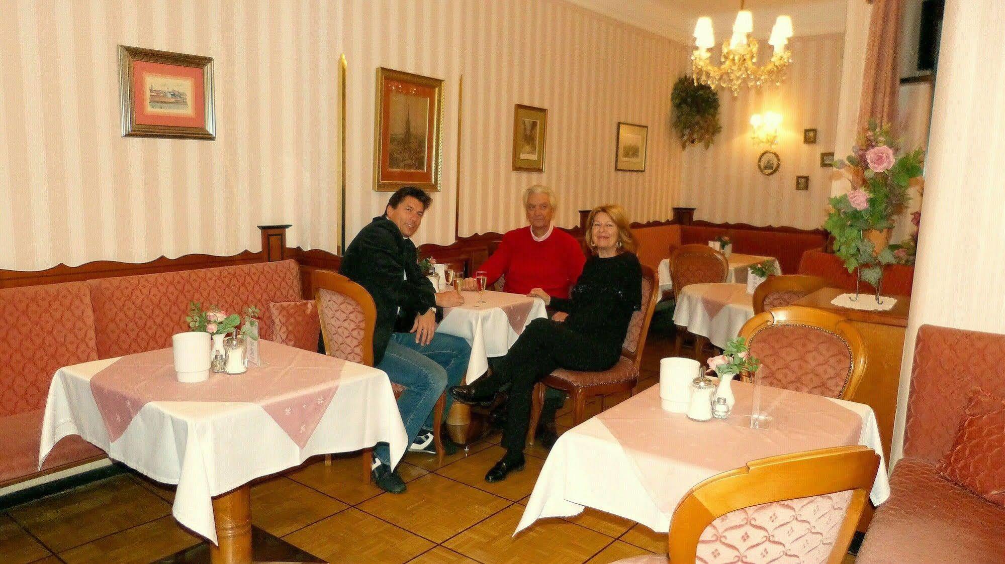 Hotel Zur Wiener Staatsoper Kültér fotó